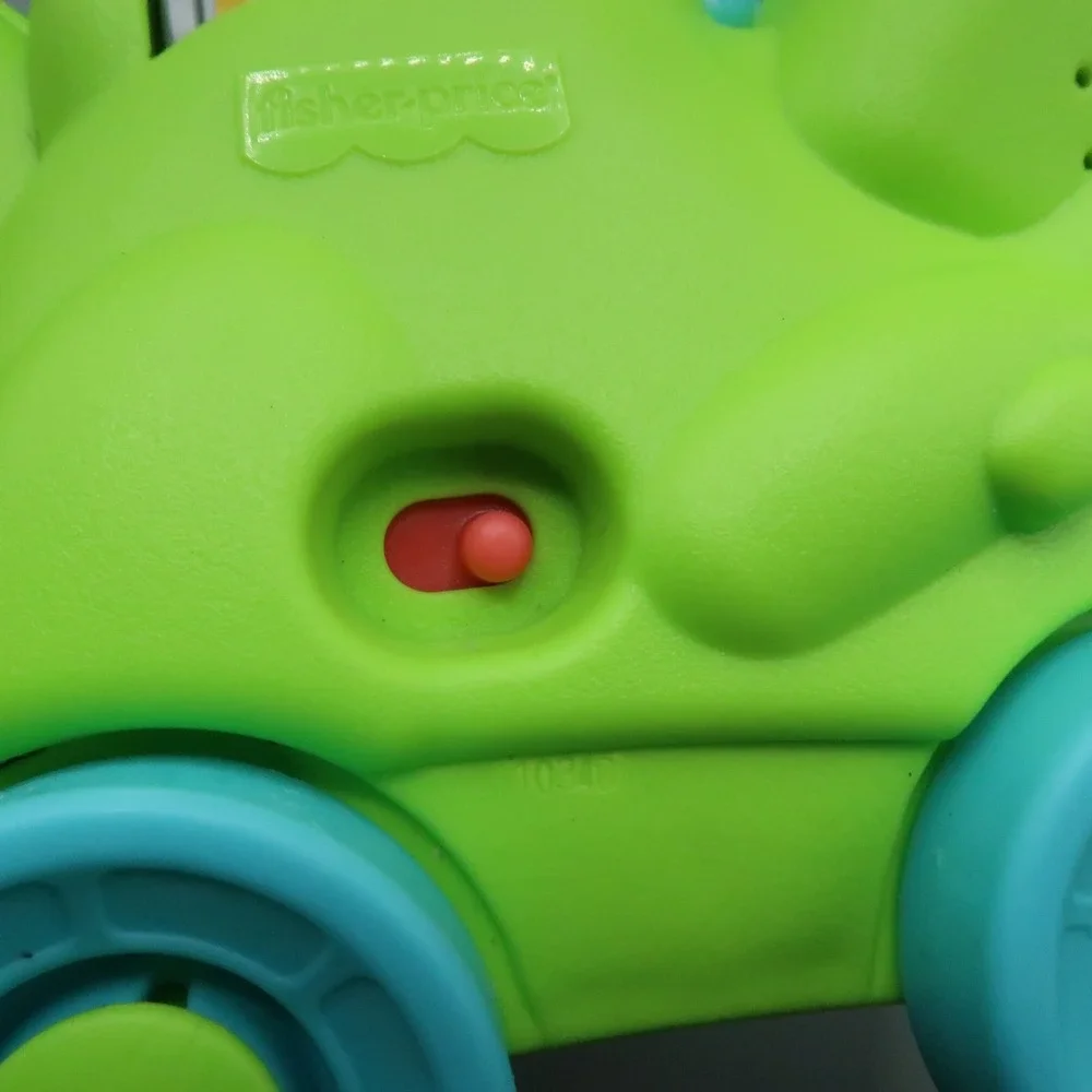 Fisher Price Link Squad Crawl 'n Colors Chameleon learning toy